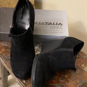 Aqua TALIA neat black suede bootie